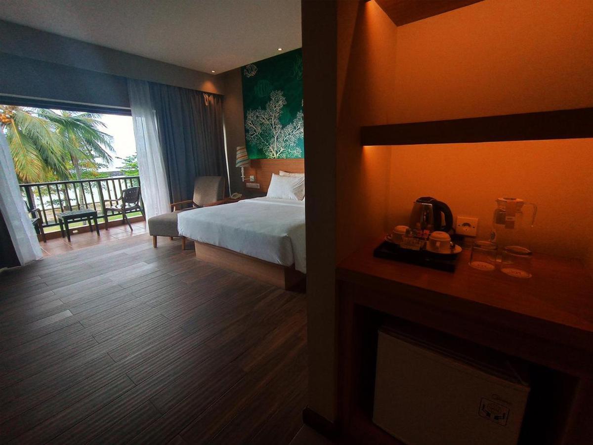 Manado Tateli Resort And Convention Extérieur photo
