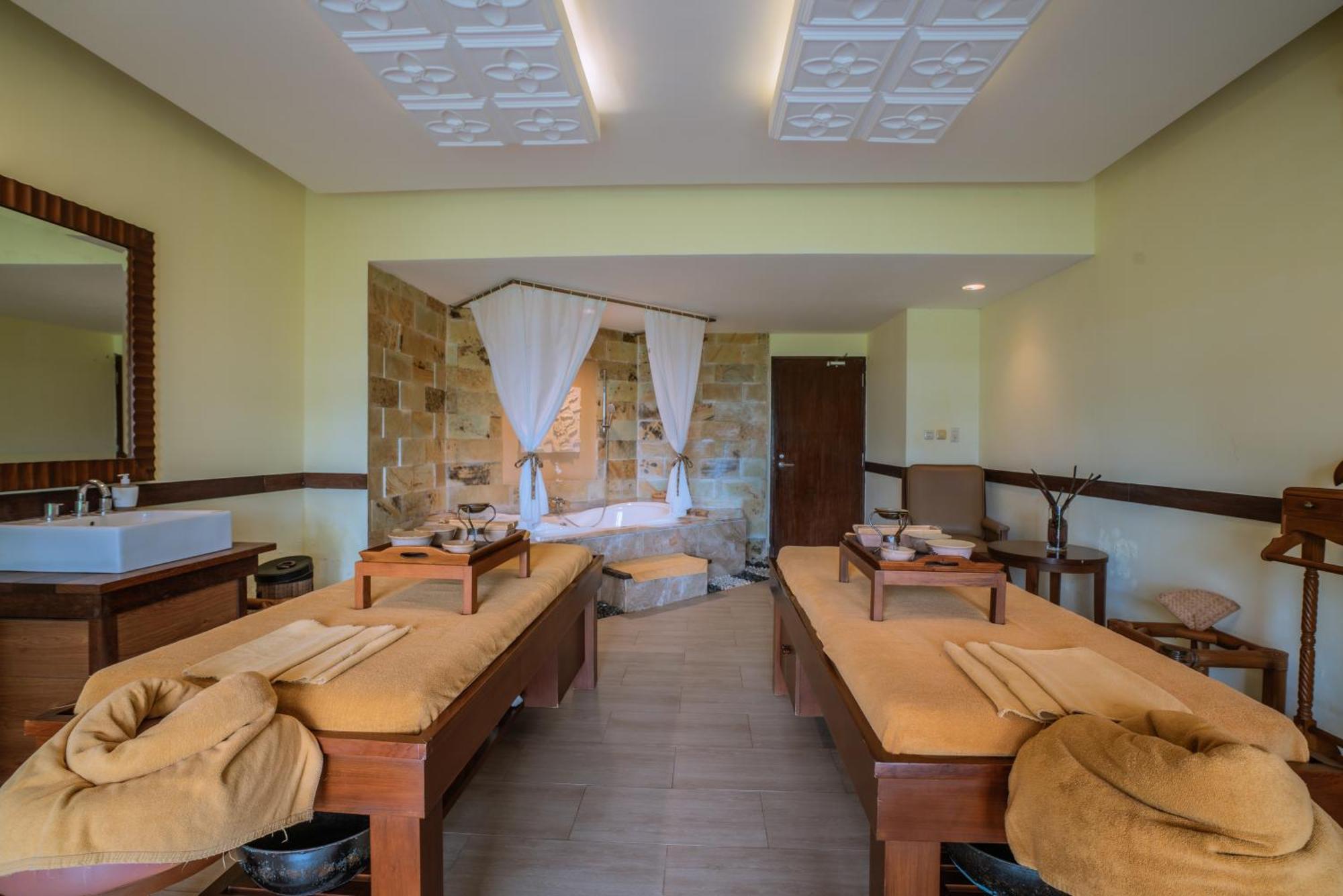 Manado Tateli Resort And Convention Extérieur photo
